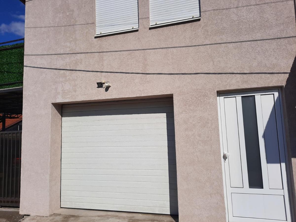 Dream Home, Free Garage Ni 外观 照片